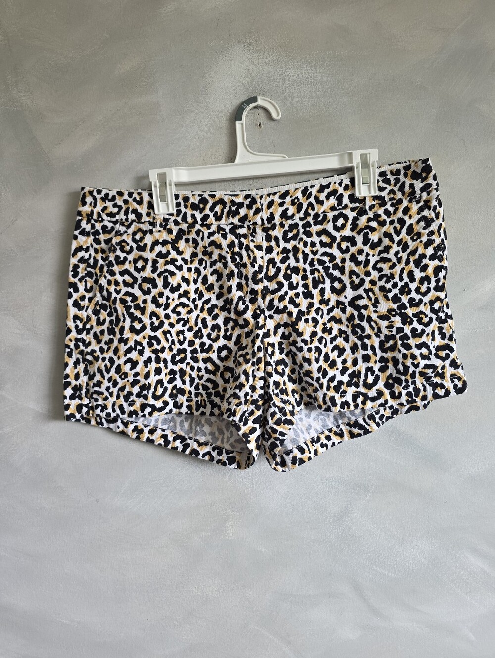 J. Crew Leopard Animal Print Chino Shorts Sz 14 Cotton 3.5 Inseam Southern Prep
